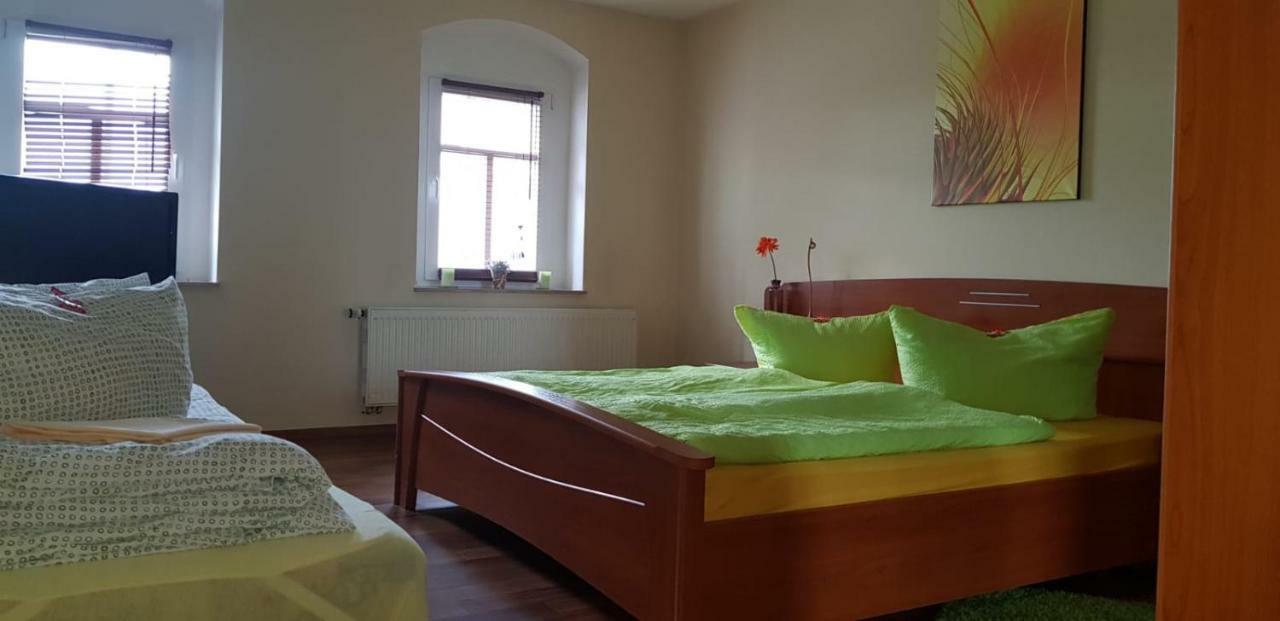 Im Ballhaus Neuhilbersdorf شيمنيتز المظهر الخارجي الصورة